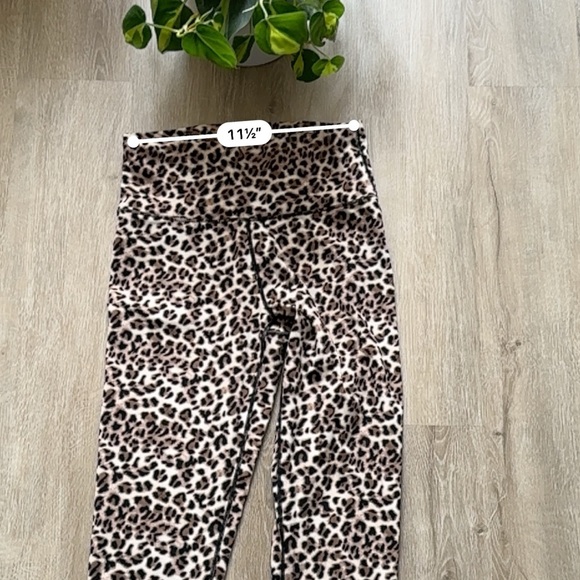 Women’s Cheetah Print Animal Print Leggings size L - Picture 4 of 6